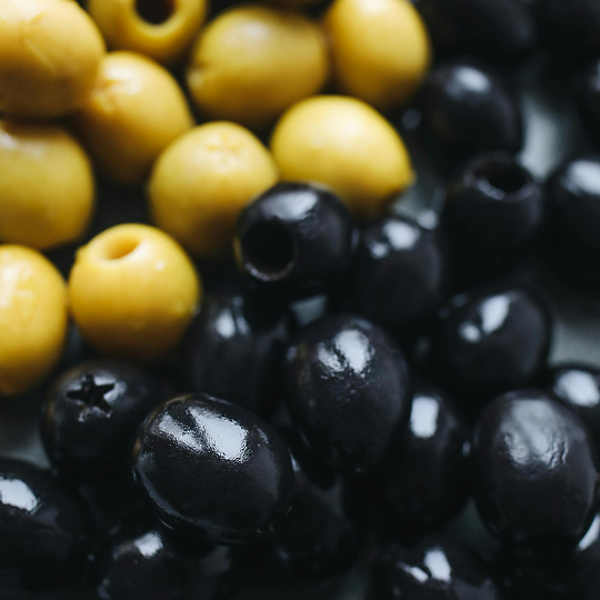Aceitunas amargas, sevillanas y rellenas con rocoto